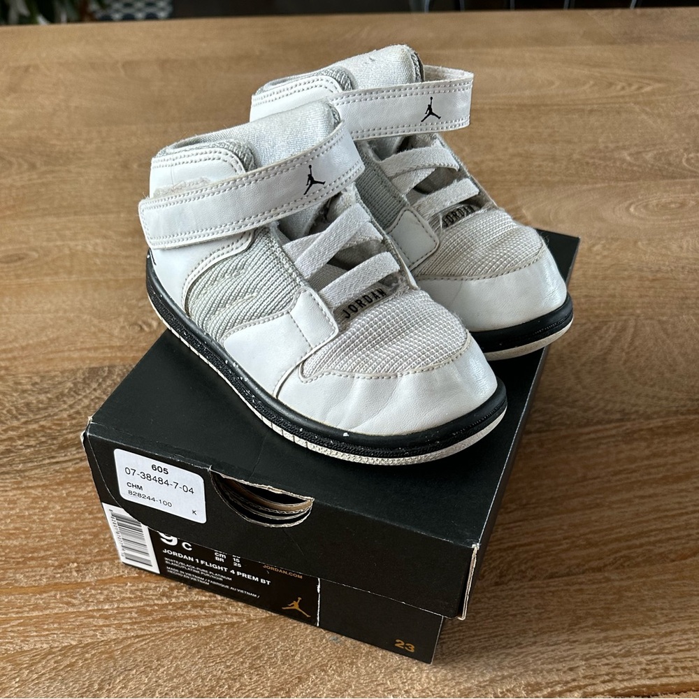 Jordan Flight black and white shoes with Velcro - toddler